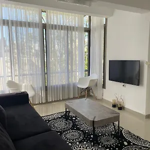 https://lailas-home.gethaifahotels.com